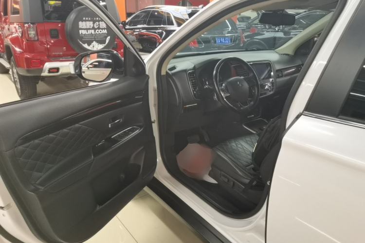 Used Mitsubishi Outlander 2020 2.4L 4x4 Zhi Xiang Edition 5 Seats

