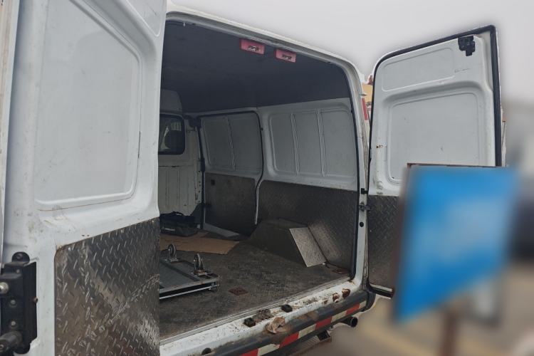 Used JMC Transit 2019 2.8T Commercial Version Short Wheelbase Mid-Roof 3-Seater China VI Standard JX493