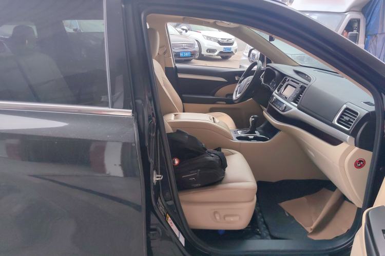 Used Toyota Highlander 2017 2.0T Four-Wheel Drive Luxury Edition 7 Seats