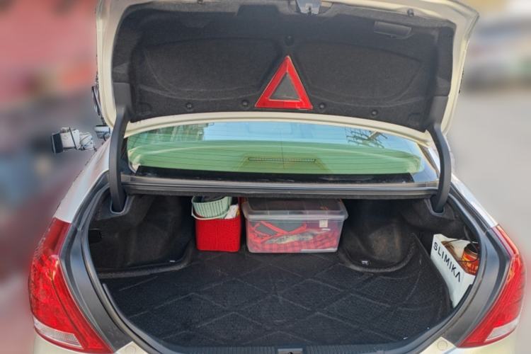 Used Toyota Crown 2011 2.5L Royal Special Edition with Leather and Sunroof
