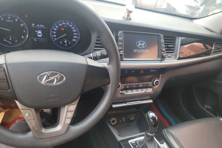 Used Hyundai Mistra 2017 1.6T Automatic Smart GLS China V Standard Center Console