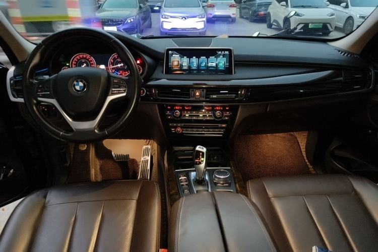 Used BMW X5 2017 xDrive28i Center Console