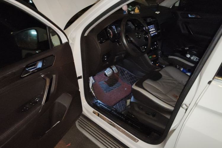 Used Volkswagen Tiguan L 2018 330TSI Automatic Two-Wheel Drive Luxury Edition Driver Seat