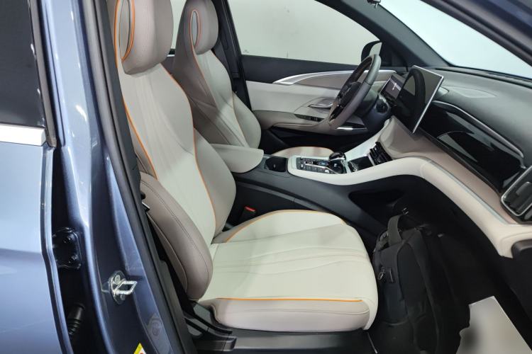 Used BYD Song Pro New Energy 2024 HONOR Edition DM-i 110KM Beyond Model Right Front Seat