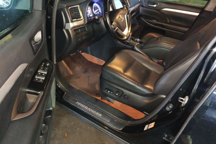 Used Toyota Highlander 2018 2.0T Four-Wheel Drive Prestige Version 7 Seats China VI Standard