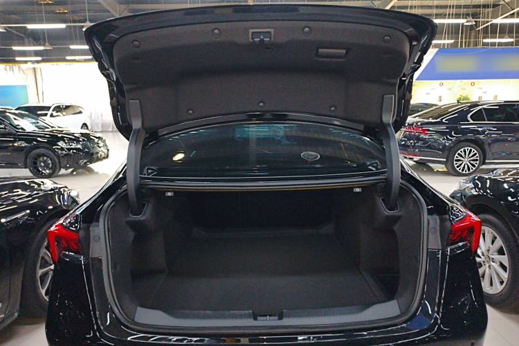 Used Buick LaCrosse 2025 28T Platinum Edition