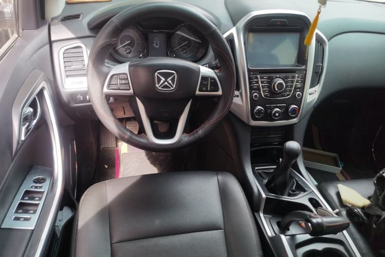 Used JMC Yusheng S350 2013 2.0T Manual 4x4 Gasoline Ultra-Luxury 5-Seater Steering Wheel