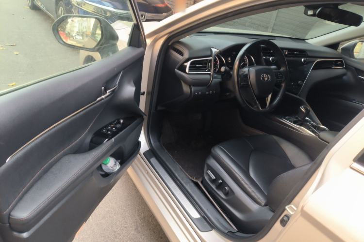 Used Toyota Camry 2019 Revised Version 2.0G Luxury Edition