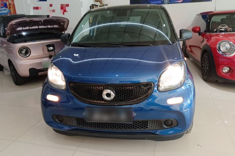 Used smart forfour 2016 1.0L 52 kW Passion Edition
