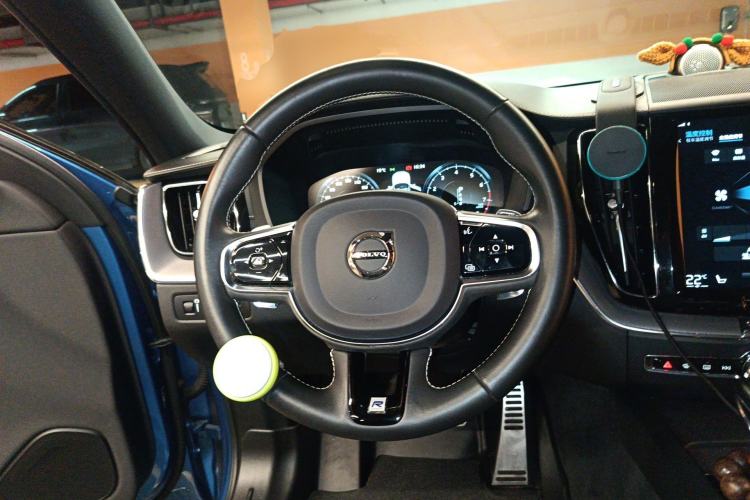 Used Volvo XC60 2020 T5 4x4 Smart & Dynamic Sport Edition Steering Wheel