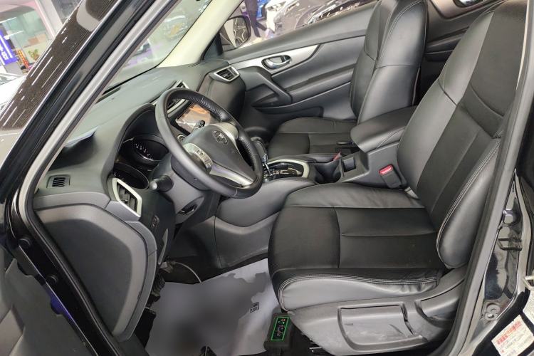 Used Nissan X-Trail 2015 2.0L CVT Comfort MAX Edition 2WD
