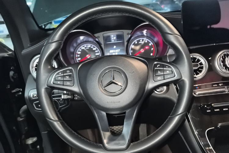 Used Mercedes-Benz GLC 2017 GLC 260 4MATIC Luxury Model
