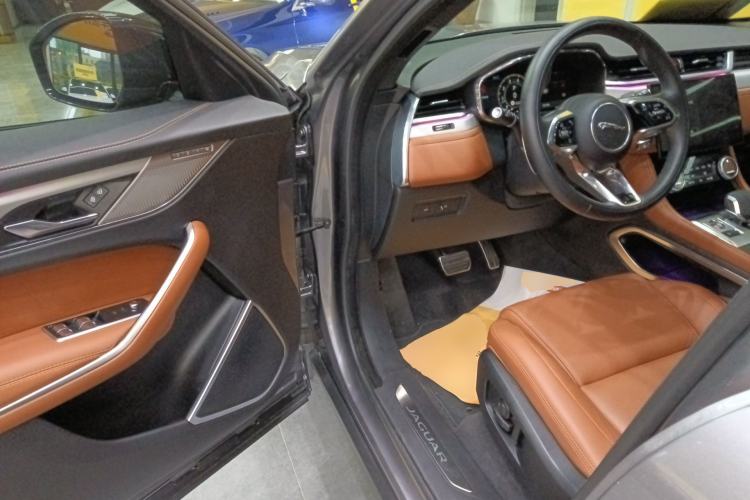 Used Jaguar F-PACE 2024 P250 R-Dynamic SE