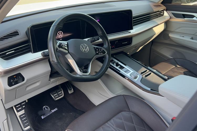 Used Volkswagen Tavendor 2023 380TSI Four-Wheel Drive R-Line Cruise Edition
