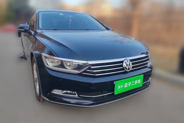 Used Volkswagen Magotan 2018 330TSI DSG Luxury Model Front Right 45 Deg