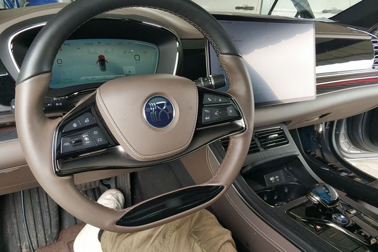 Used BYD Han 2022 EV Genesis Edition 610KM All-Wheel Drive Premium Model Center Console