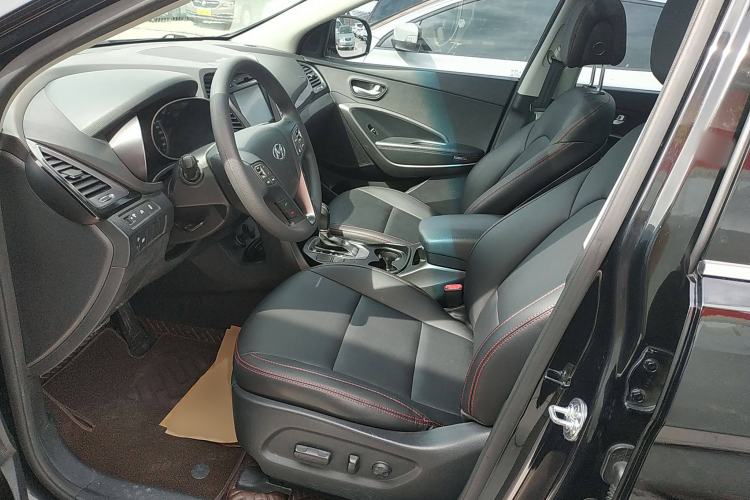 Used Hyundai Grand SantaFe 2015 2.2T 7-Seater Two-Wheel-Drive Zhi Ling Limited Edition
