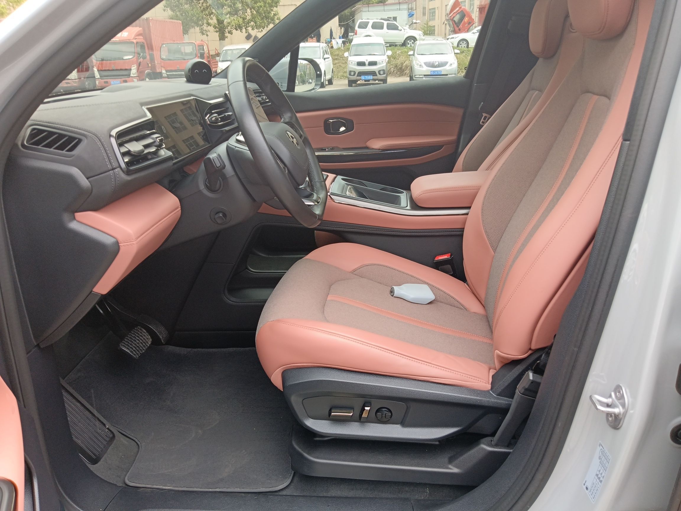 Переднее сиденье в автомобиле