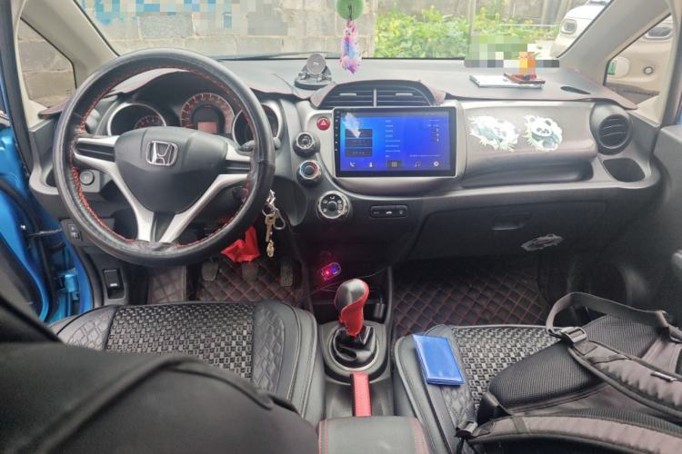 Used Honda Fit 2011 1.3L manual Comfort version
