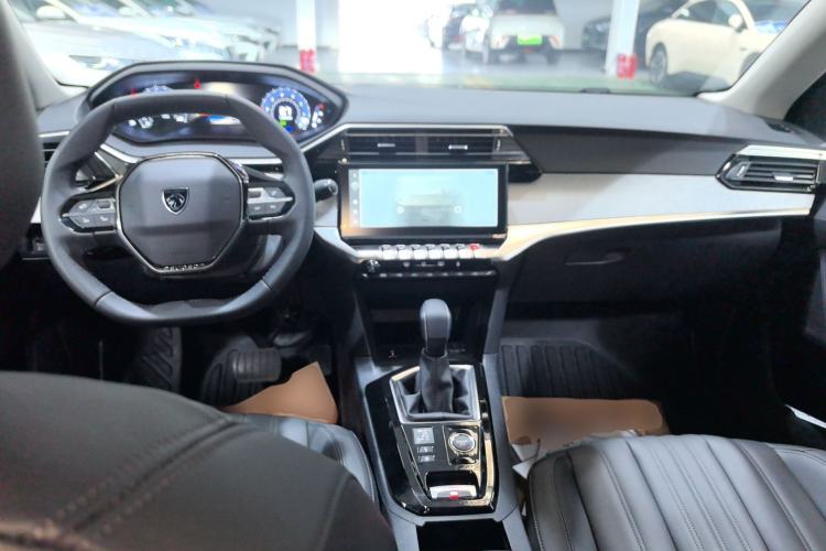 Used Peugeot 408 2024 360THP "Da Da" Model – Latou Edition Center Console