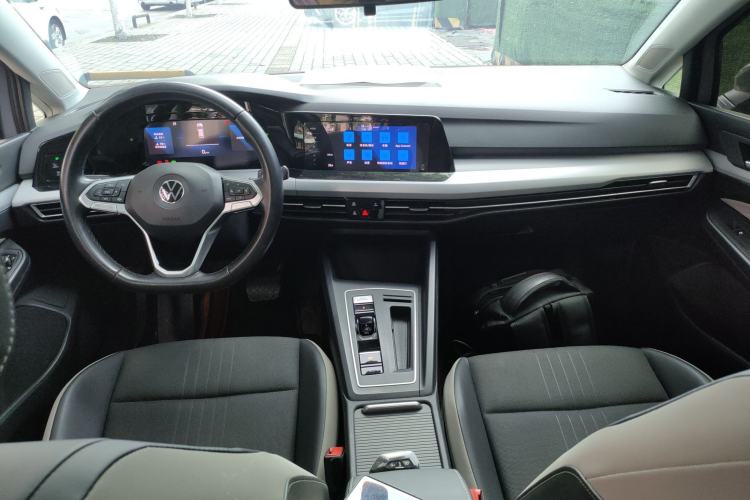 Used Volkswagen Golf 2021 280TSI DSG Pro Center Console