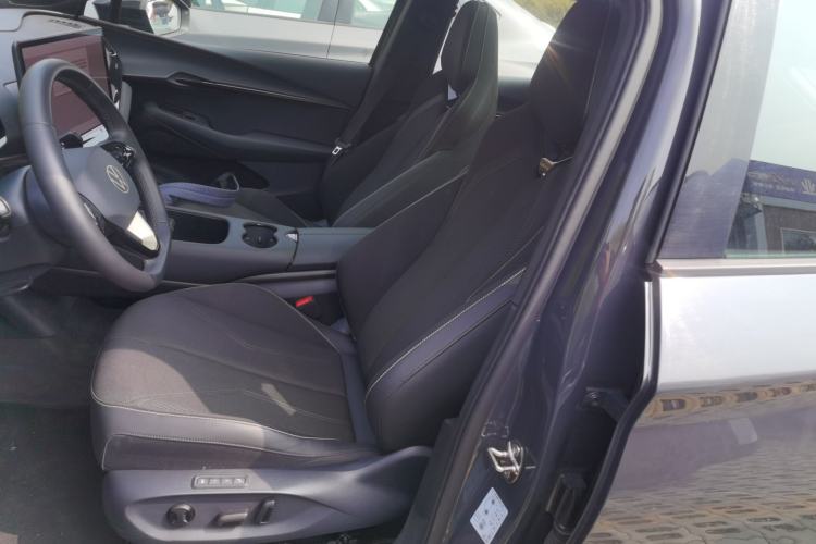 Used Volkswagen ID.UNYX 2024 Pro Long-Range Version