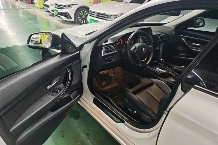 Used BMW 3 Series GT 2018 320i Sport Edition
