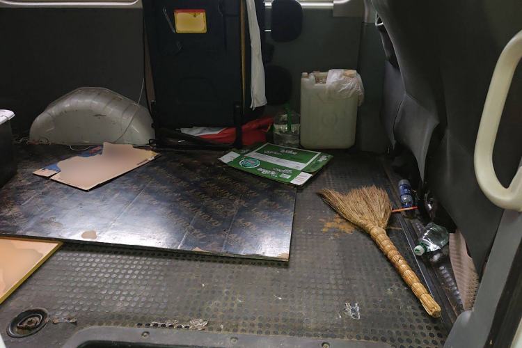 Used SAIC MAXUS Xintu V80 2019 2.0T Plus 6-Speed Manual – Aoyuntong Short Wheelbase Mid-Roof Design 5/6-Seater
