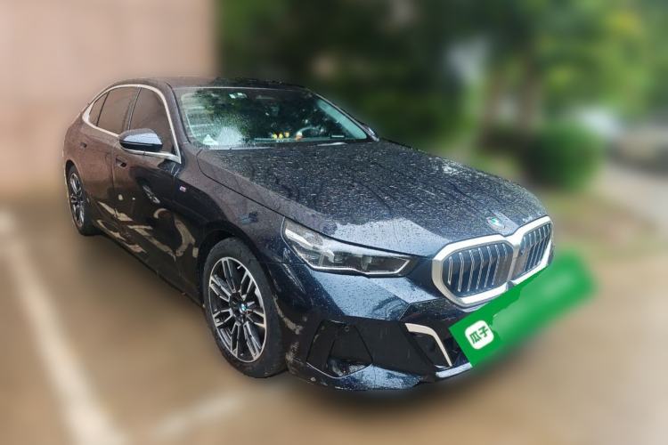 Used BMW 5 Series 2024 530Li Leading Model M Sport Package Front Right 45 Deg