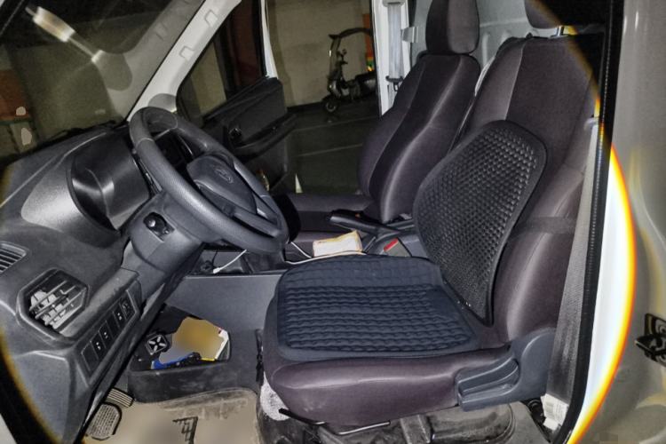 Used CHANGAN KAICHENG Ruixing EM60 2024 260 km Range Liftback Comfort Version 2 Seats 41.86 kWh Left Front Seat