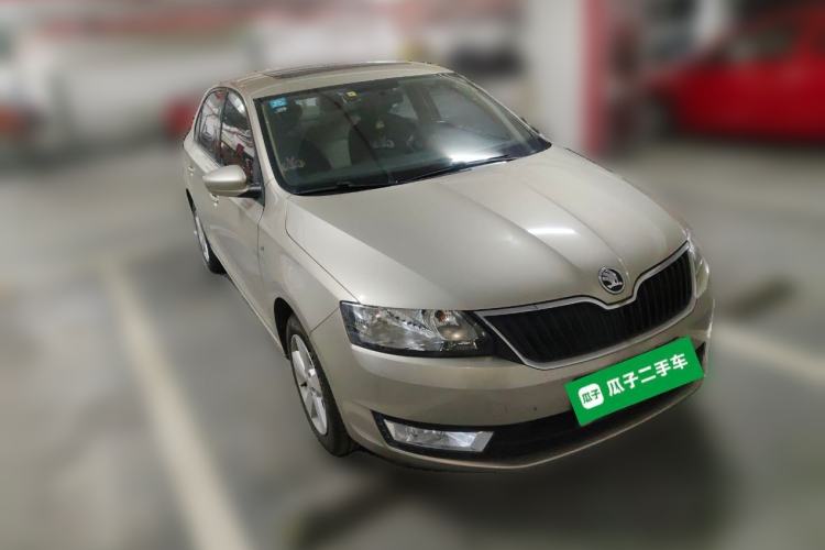 Used Skoda Rapid 2015 1.6L Automatic Smart Selection Model
