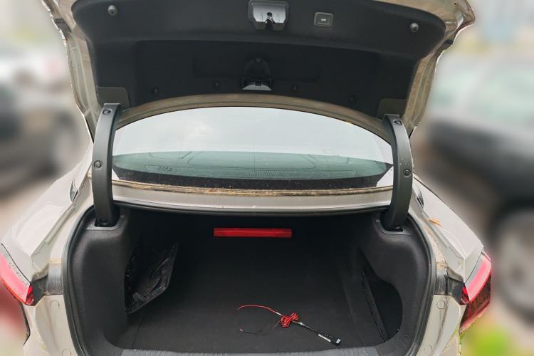 Used Hongqi EH7 2024 690 Pro Trunk