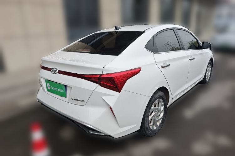 Used Hyundai Verna (new generation) 2020 1.4L Manual GLS Cool Edition Rear Right 45 Deg