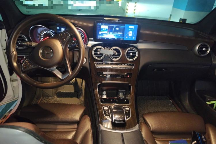 Used Mercedes-Benz GLC 2019 GLC 260 L 4MATIC Dynamic Model Center Console