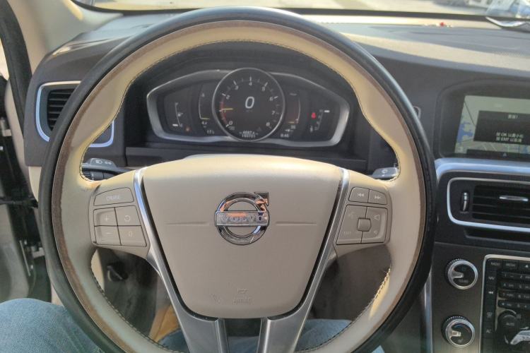 Used Volvo S60 2015 S60L T5 Intelligent Drive Edition Steering Wheel