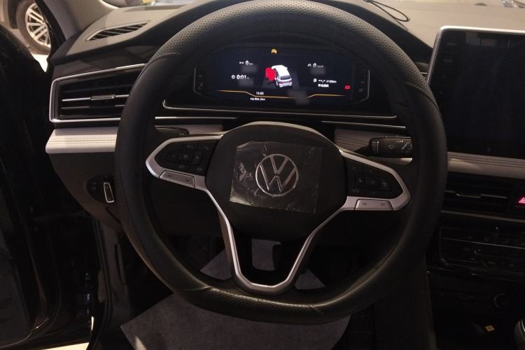 Used Volkswagen Tiguan L 2025 Model, Outstanding Version, 300TSI Automatic Two-Wheel Drive Longteng Edition
