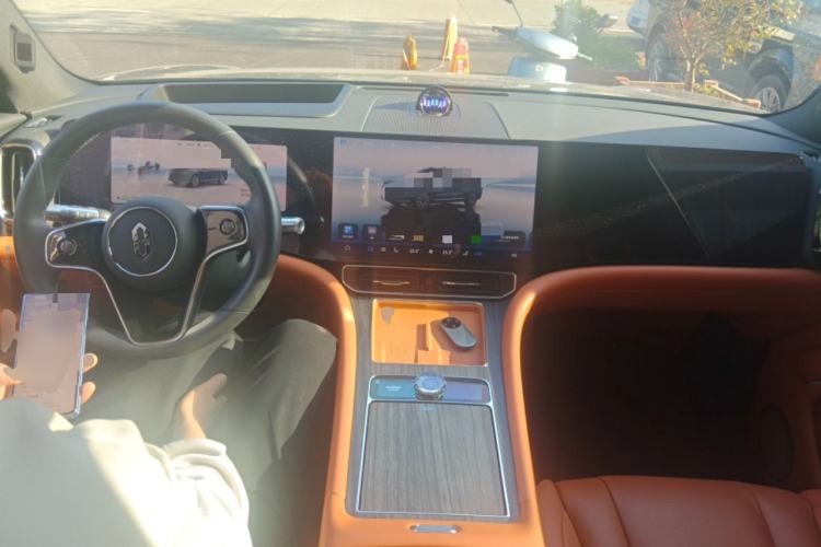 Used Hima AITO M9 2024 Range-Extended Max Edition 42 kWh 6-Seater Version Center Console