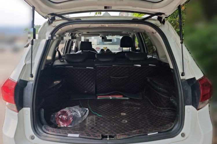 Used Haval H6 2015 Upgraded Model 1.5T Manual Two-Wheel Drive Elite Version Trunk