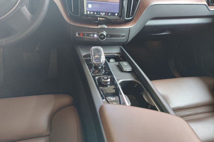 Used Volvo XC60 2025 B5 Four-Wheel Drive Smart & Advanced Luxury Edition