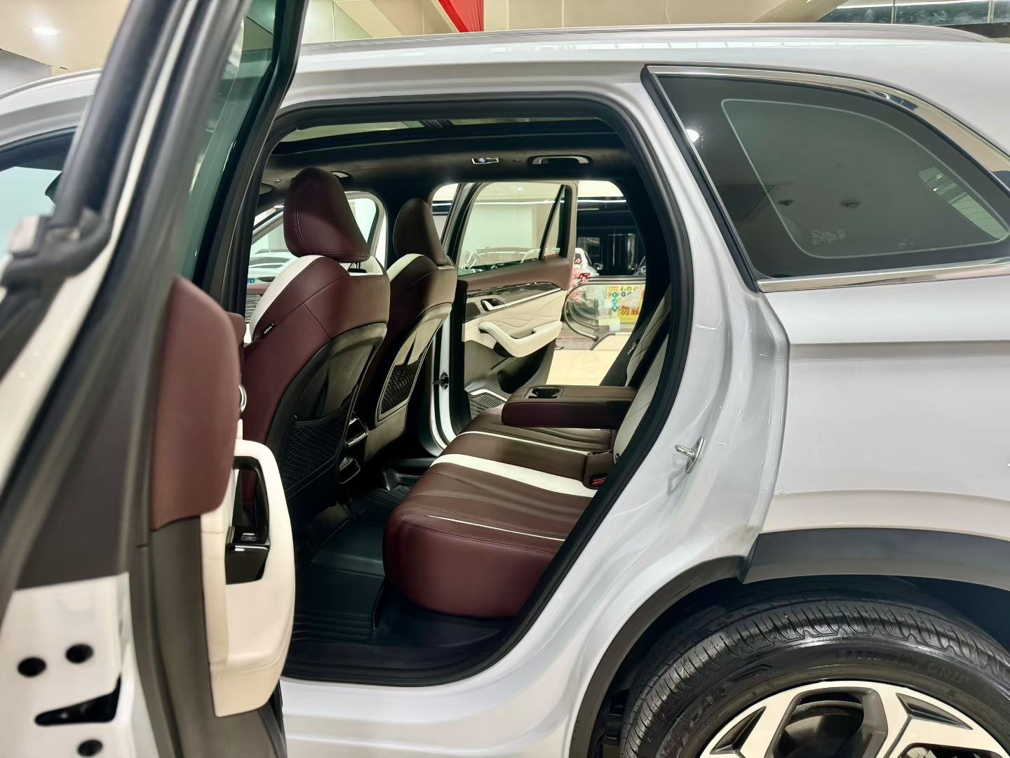 Geely Auto Monjaro L 2021 2.0TD DCT EVO Two-Wheel Drive Prestige Version — снимка 19