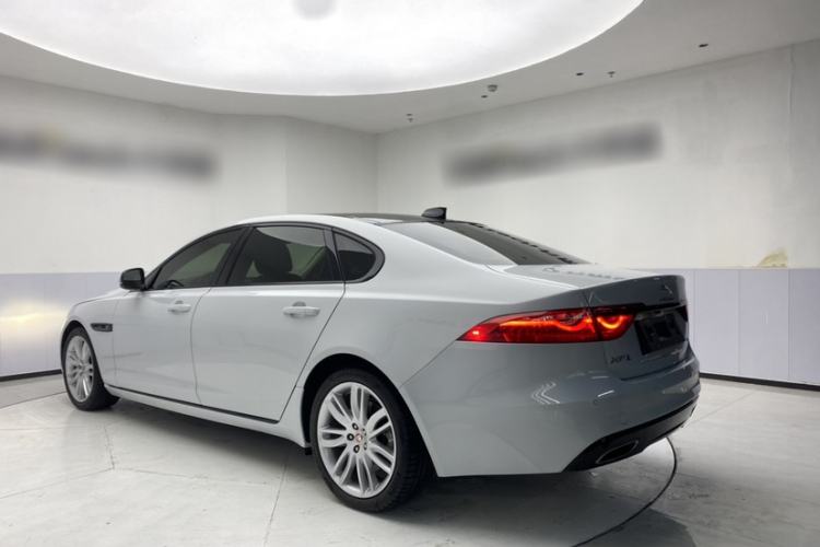 Used Jaguar XFL 2020 XFL 2.0T P200 Two-Wheel-Drive Rally Flag Edition Exterior 4