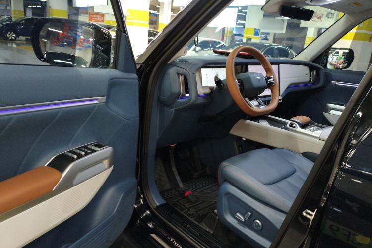 Used Deepal G318 2024 Four-Wheel-Drive Air Suspension Model
