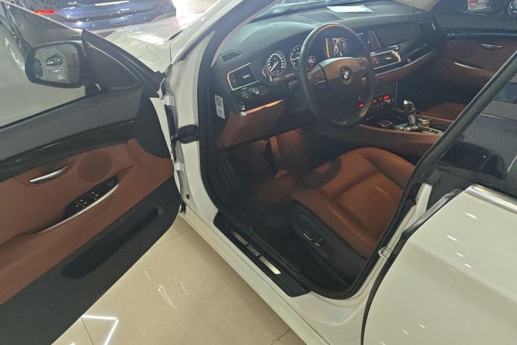 Used BMW 5 Series GT 2015 528i Leading Model