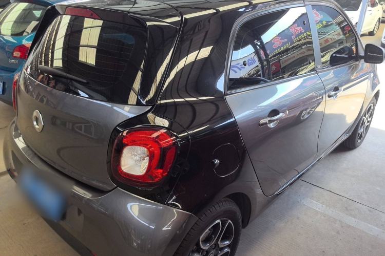Used smart forfour 2016 0.9T 66 kW Pioneer Edition
