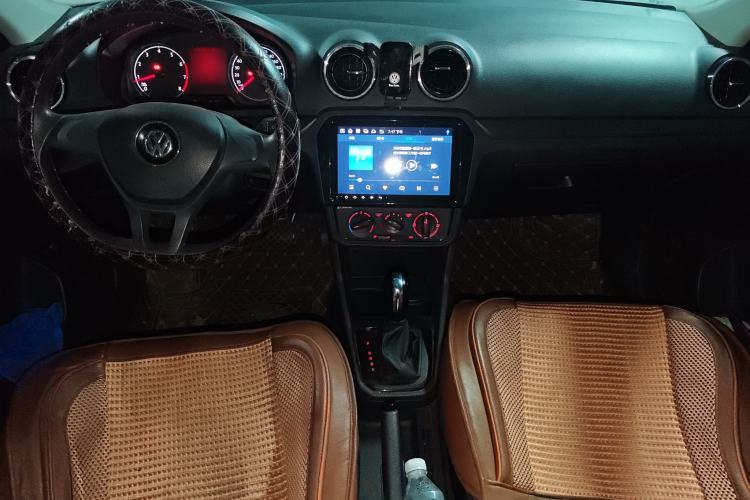 Used Volkswagen Jetta 2017 1.5L Automatic Fashion Model Center Console