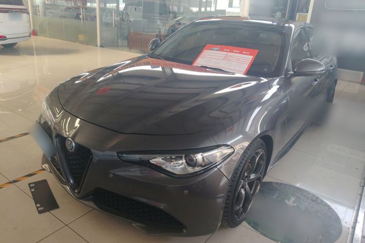 Used Alfa Romeo Giulia 2017 2.0T 200HP Luxury Edition
