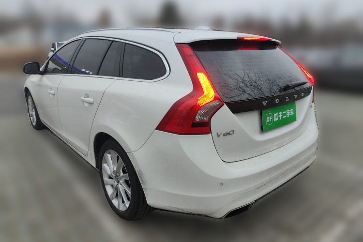 Used Volvo V60 2015 T5 Zhiyi Edition
