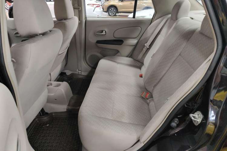 Used Venucia D50 2015 1.6L Automatic Fashion Edition
