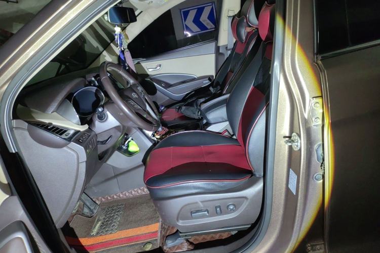 Used Hyundai Santa Fe 2013 2.0T Automatic All-Wheel Drive Prestige Version Left Front Seat