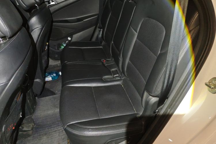 Used Hyundai Tucson 2015 1.6T Dual-Clutch Two-Wheel-Drive Smart Model Left Rear Seat